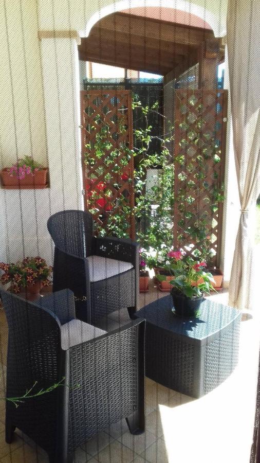 Casa Vacanze Menta Fiorita ฟลูมินิ ดิ กวาร์ตู ภายนอก รูปภาพ